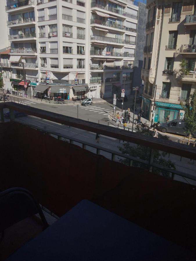Charmant F1 Pres Tramway Et Plage Nisa Exterior foto